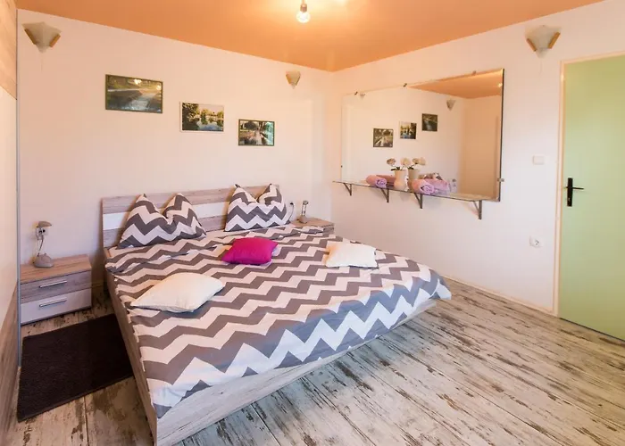 Apartment Stipe