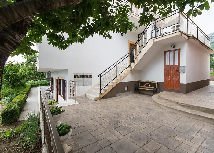 Apartment Stipe